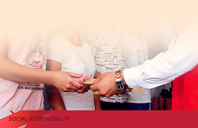 慈善助學(xué) 傳遞溫暖